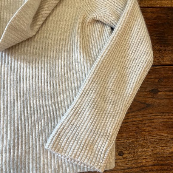 **SOLD** The Row Agnetta Off-The-Shoulder Cashmere - Picture 7 of 12